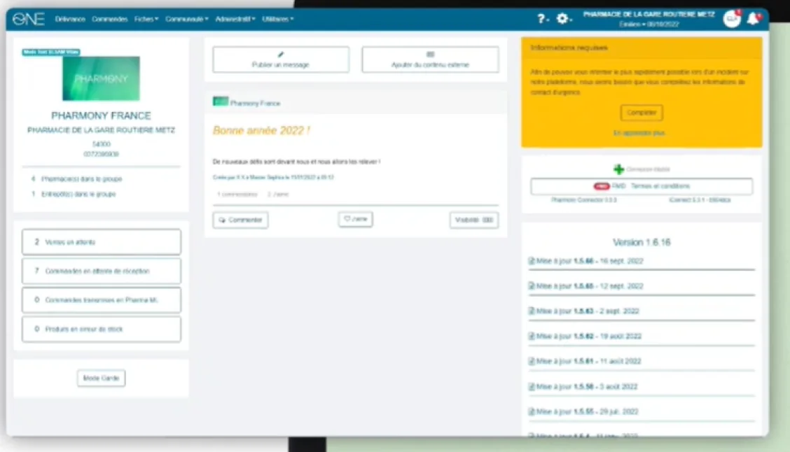 Accueil du logiciel One : informations de la pharmacie à gauche, fil d’actualité au centre, informations requises et versions à droite.